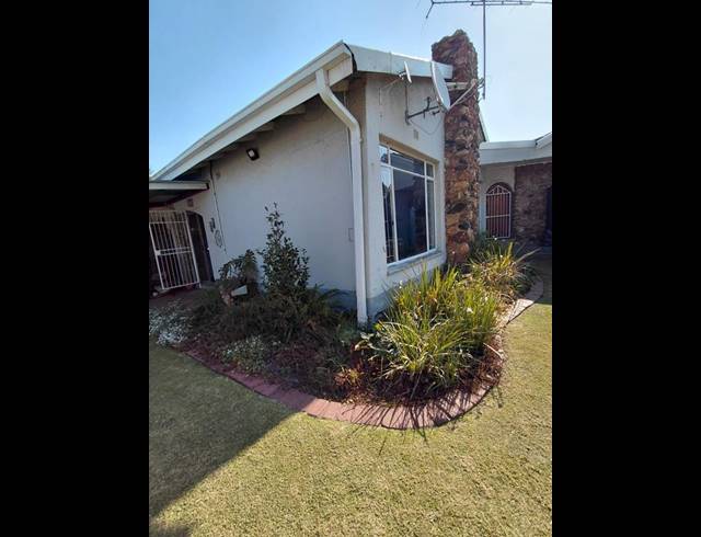 3 BEDROOM HOUSE FOR SALE IN VANDERBIJLPARK SE 1